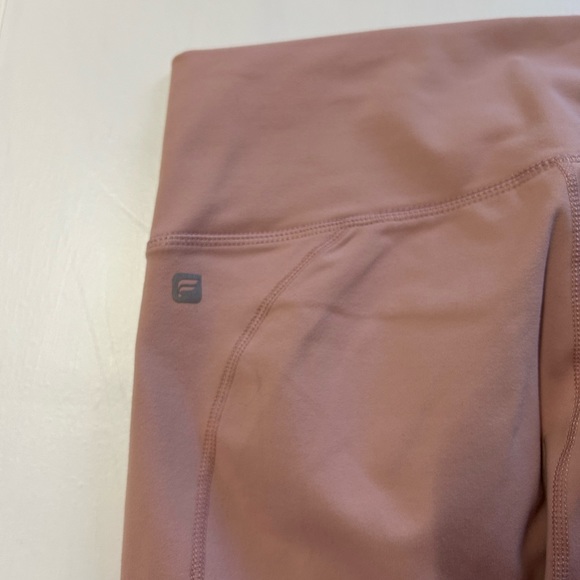 Fabletics women’s two-piece set top size, large, bottom size medium, rose pink - Picture 8 of 15